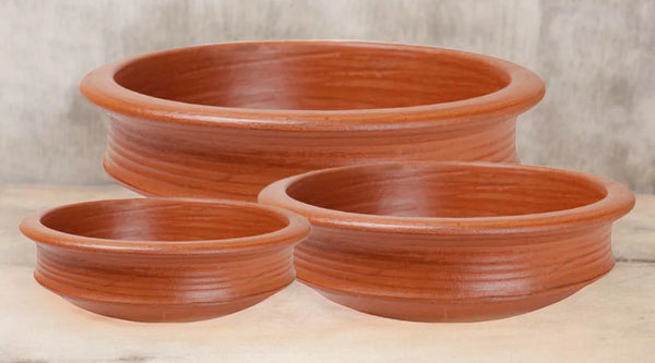 Are the red colours on clay pots natural?