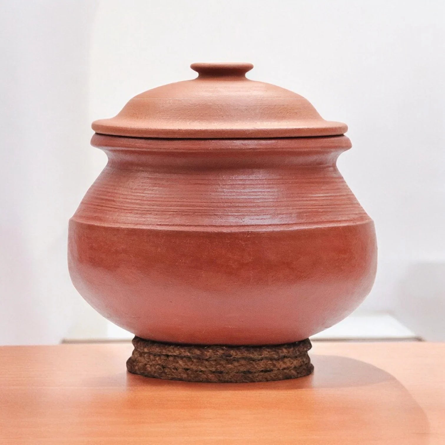 Can we use clay pots in a gas stove?