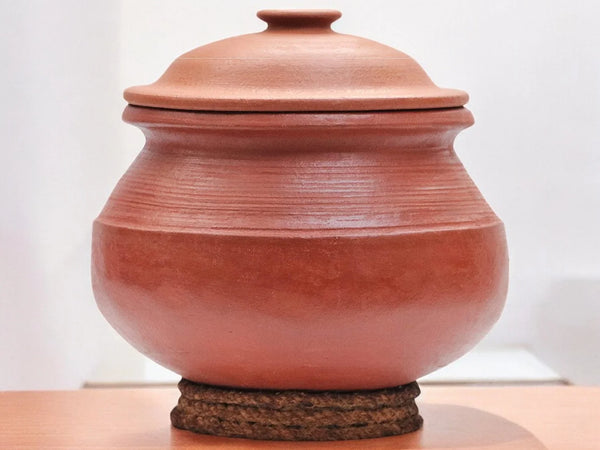 Can we use clay pots in a gas stove?