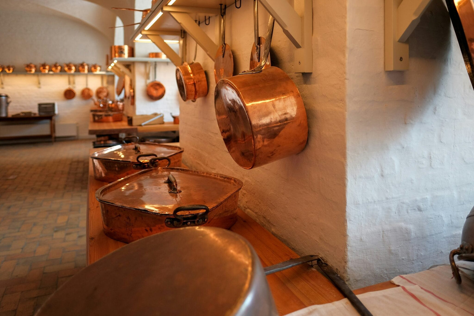 Difference between Brass & Bronze Utensils